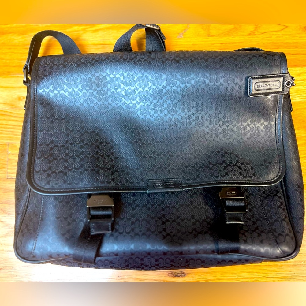 Coach messenger bag - authentic